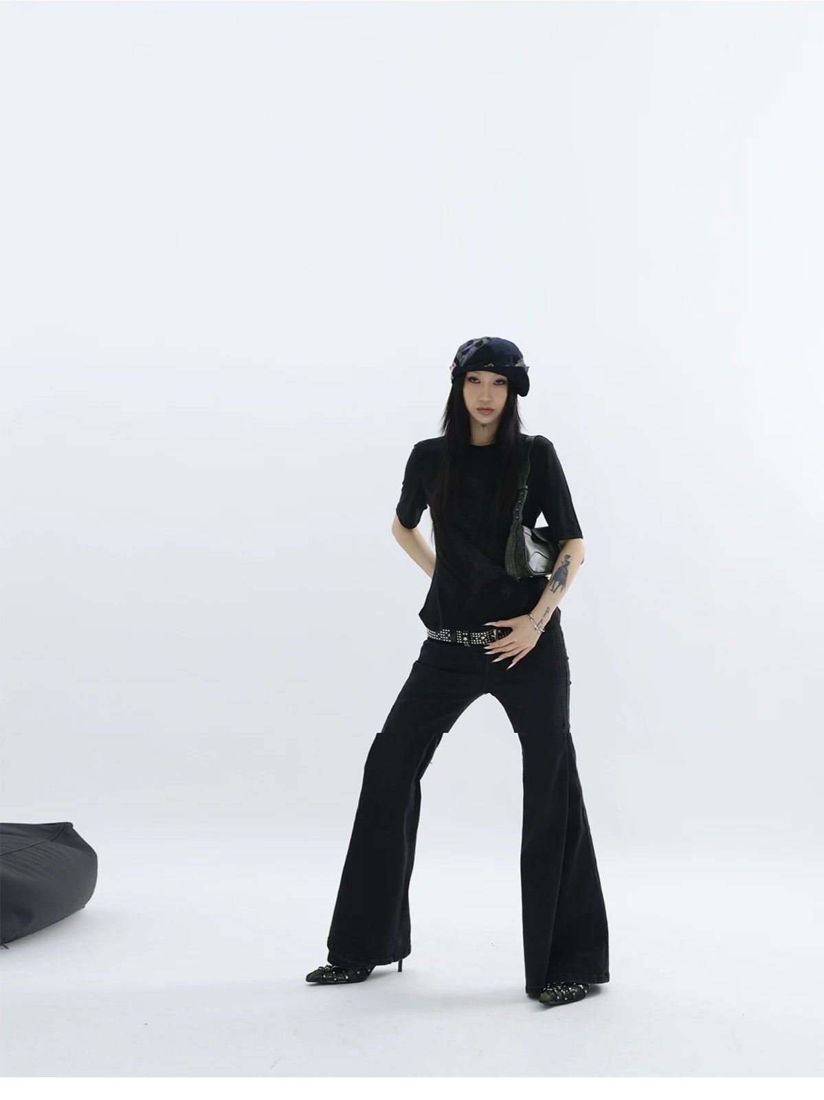 BLACK FLARE DENIM