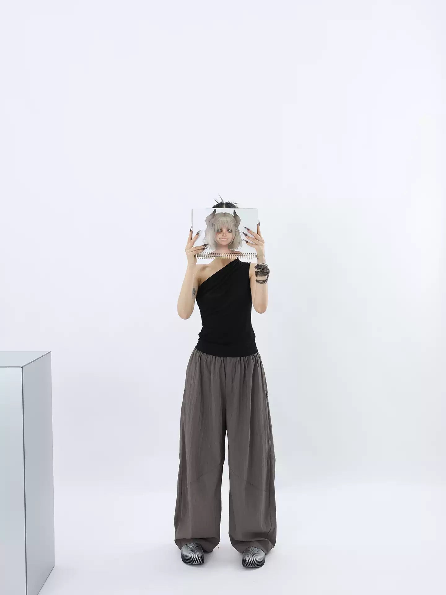 DRAPE BALLOON PANTS