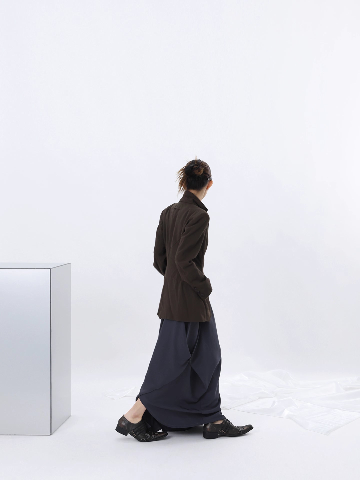 ASYMMETRIC SUIT SKIRT