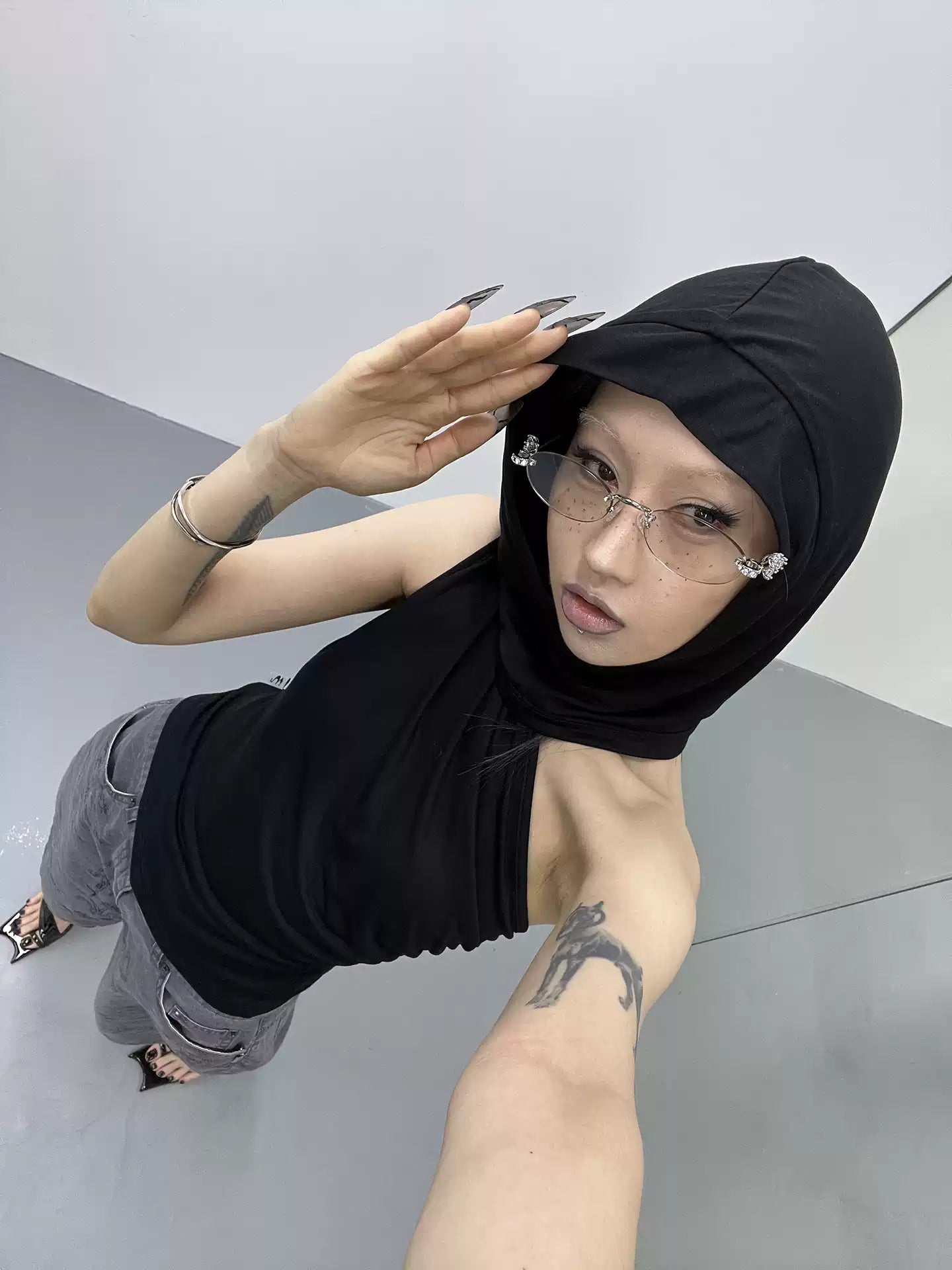 DETACH HOODED VEST