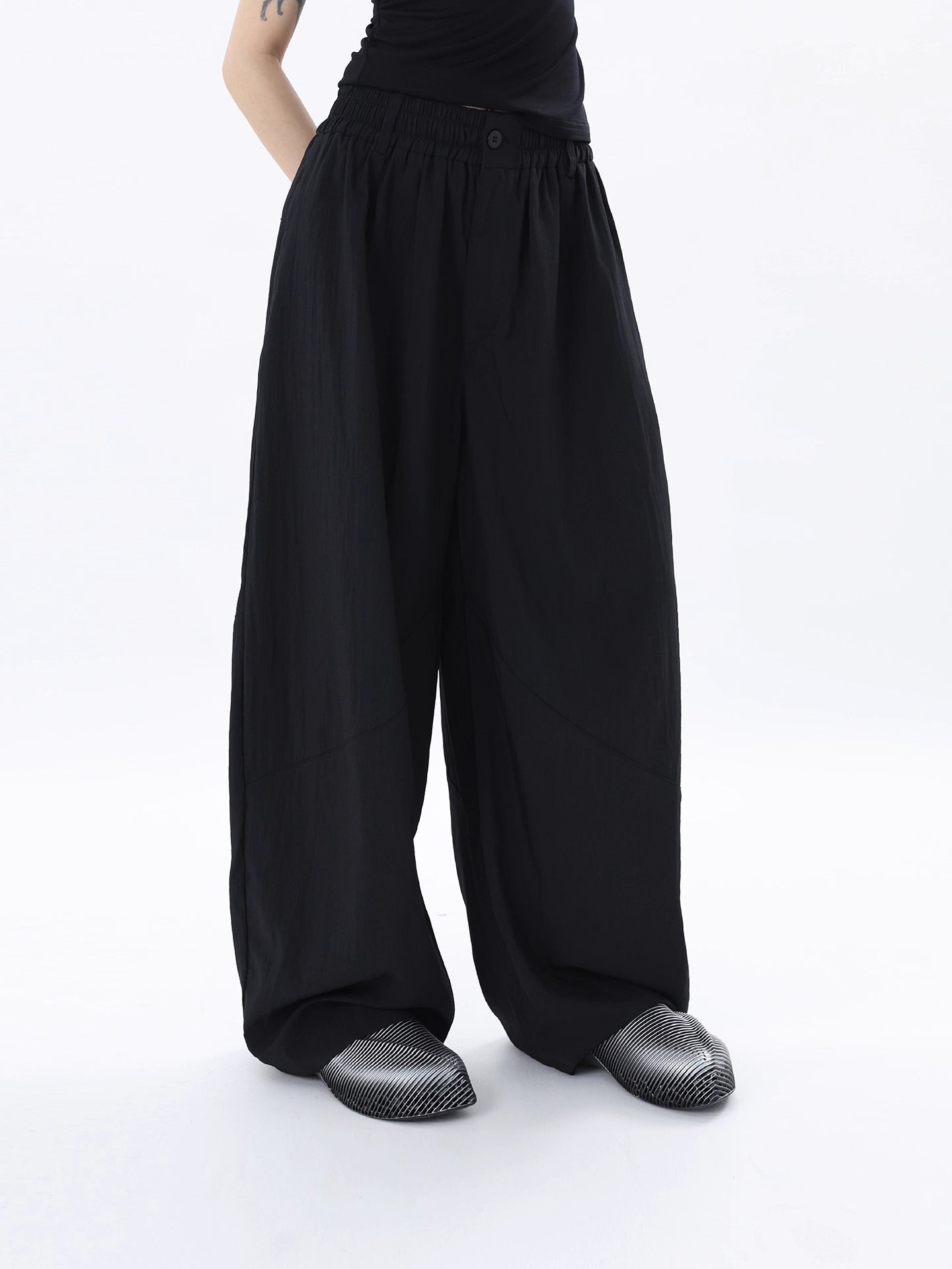 DRAPE BALLOON PANTS