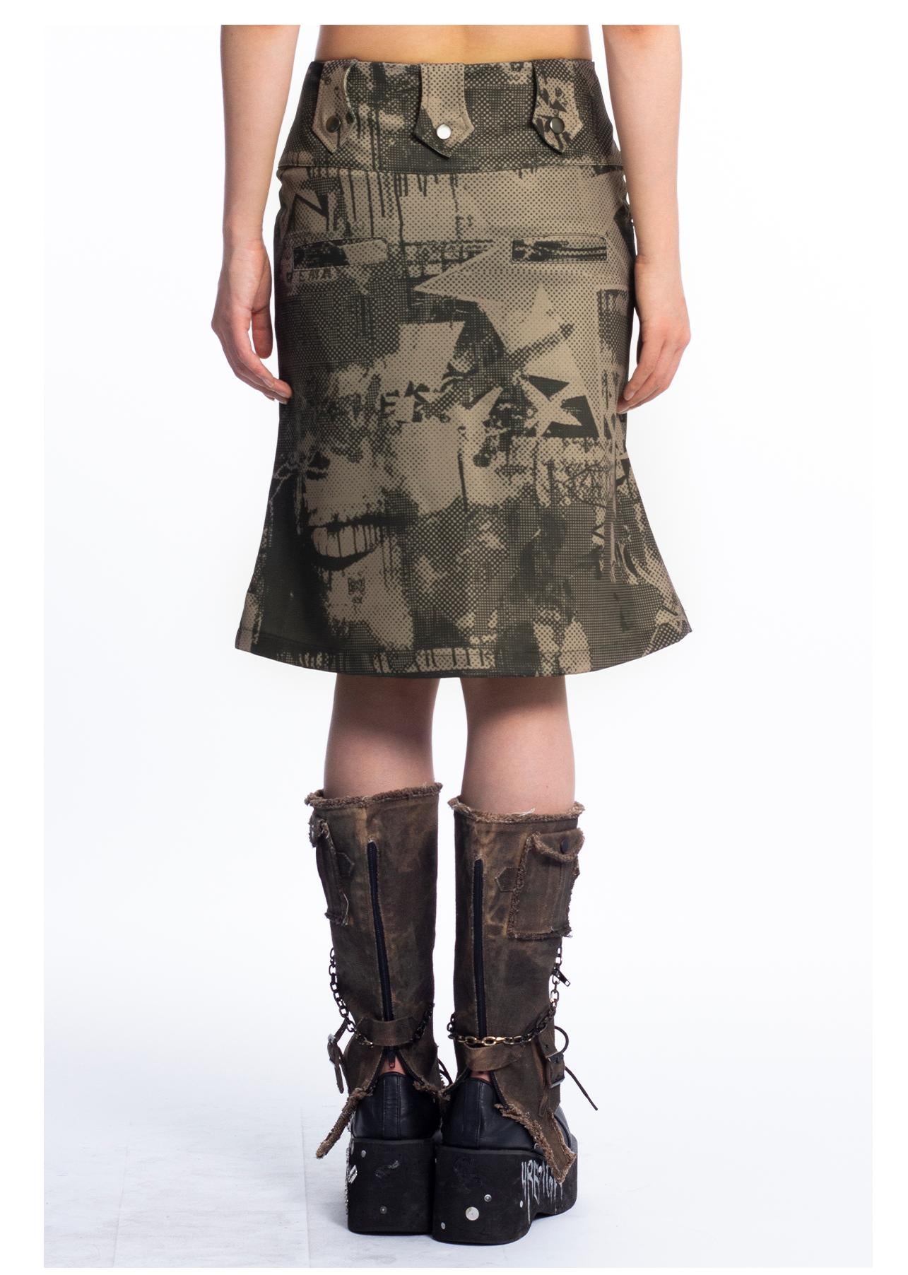 [4RE1GN] Vintage Graffiti Star Print Midi Skirt