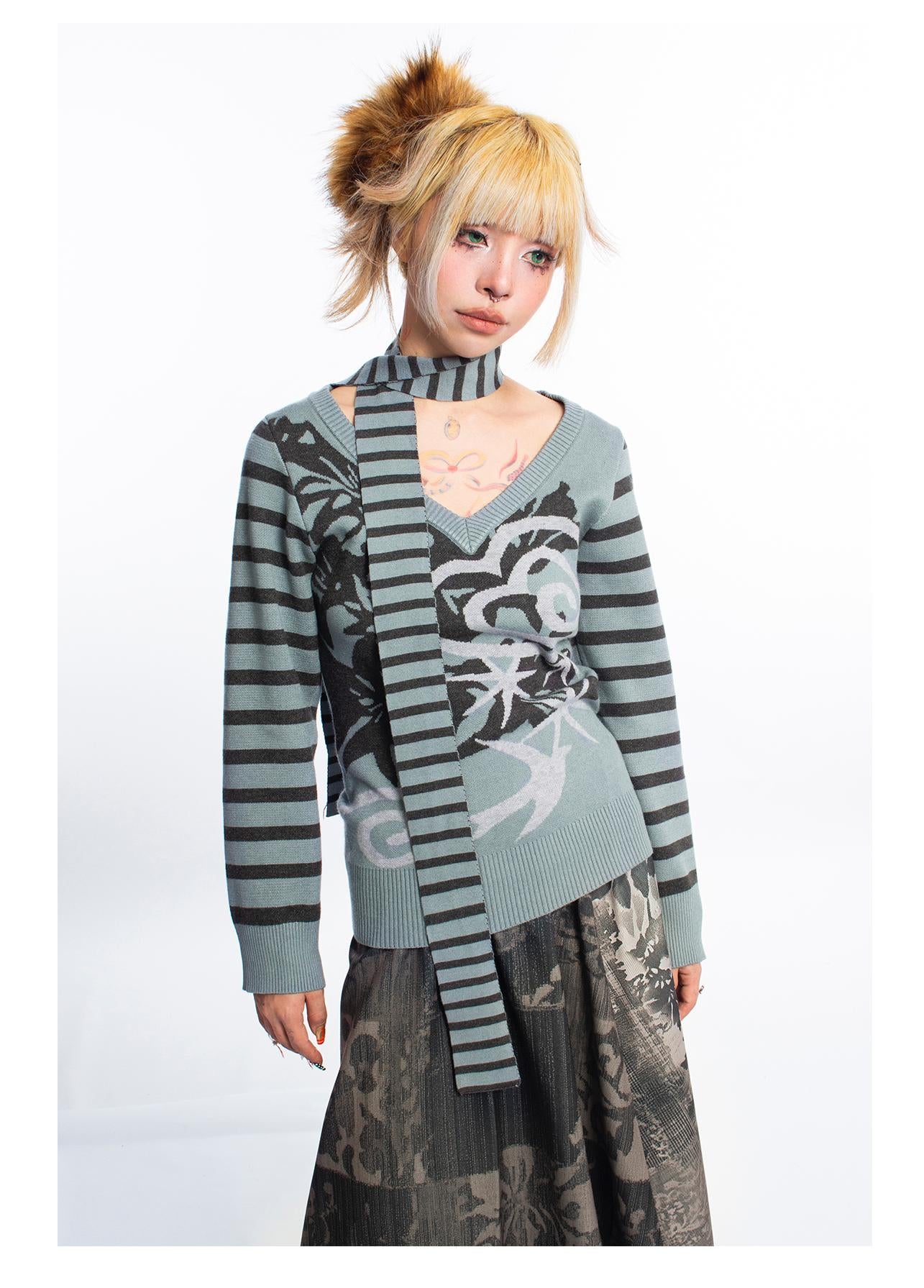 [4RE1GN] Blue-green Floral Striped V-neck Sweater