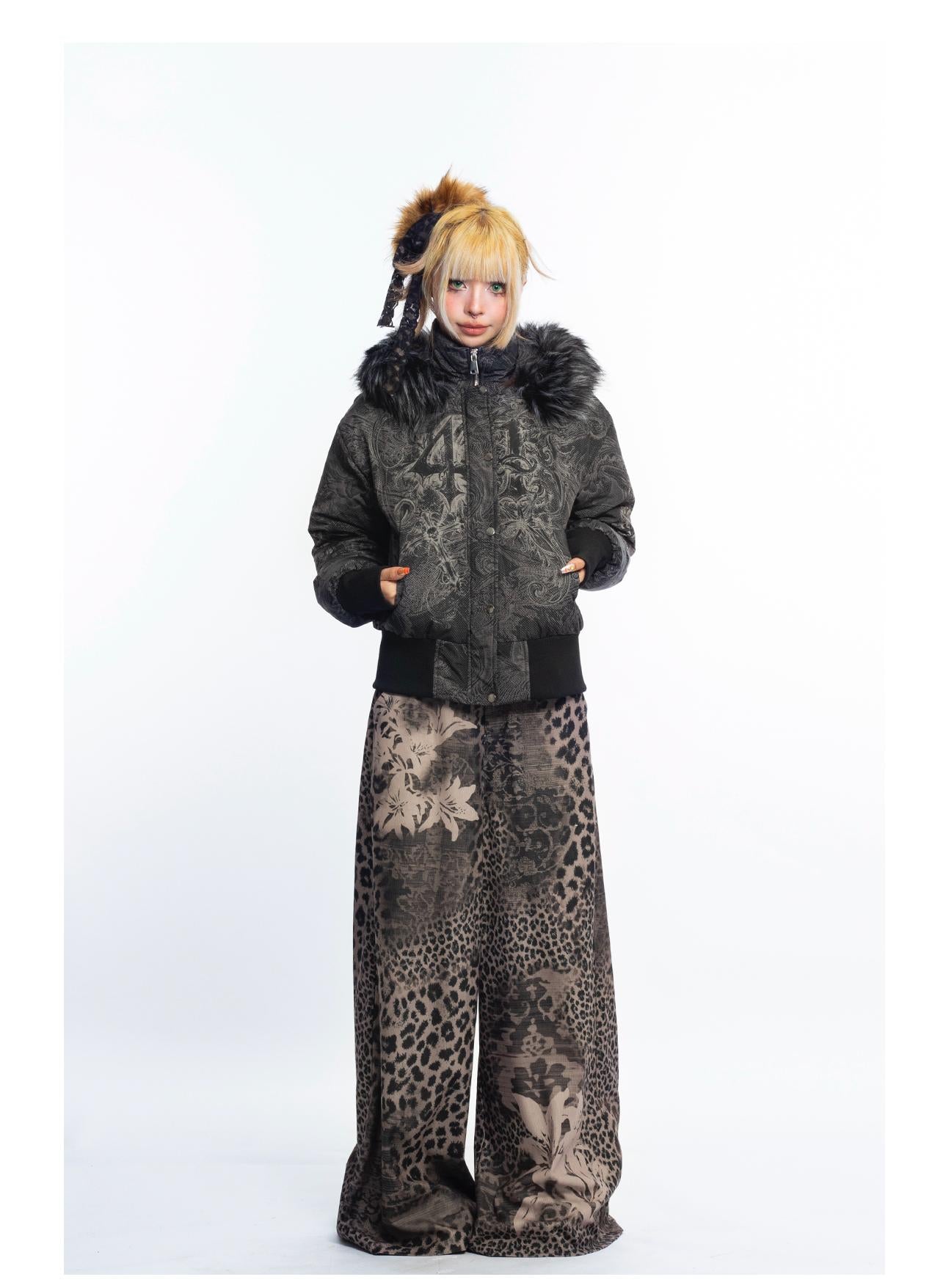 [4RE1GN] Gothic Pattern Fur-collared Down Jacket