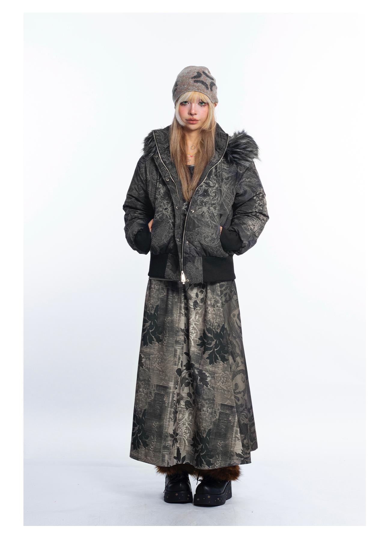 [4RE1GN] Gothic Pattern Fur-collared Down Jacket