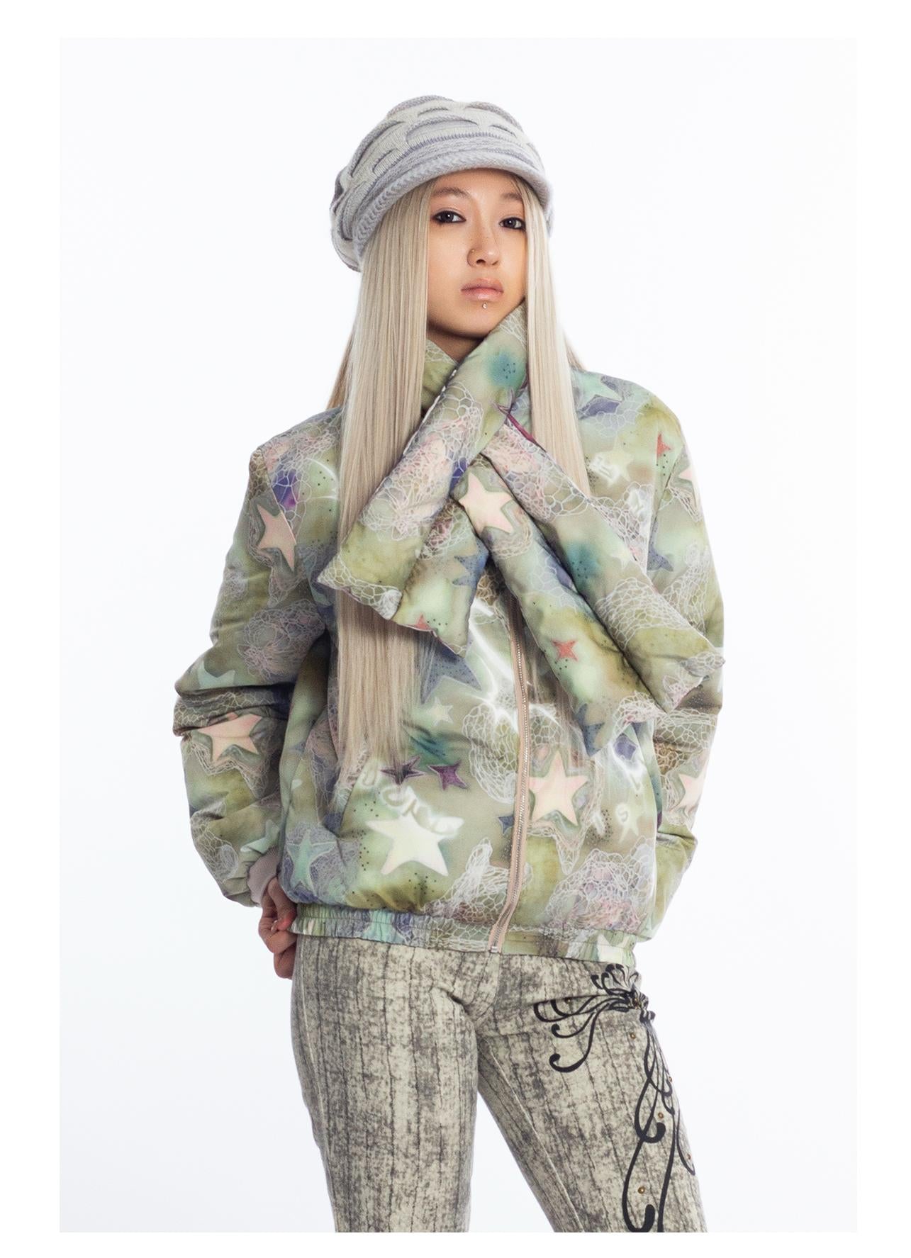 [4RE1GN] Reversible Duck Down Psychedelic Print Puffer Jacket with Scarf