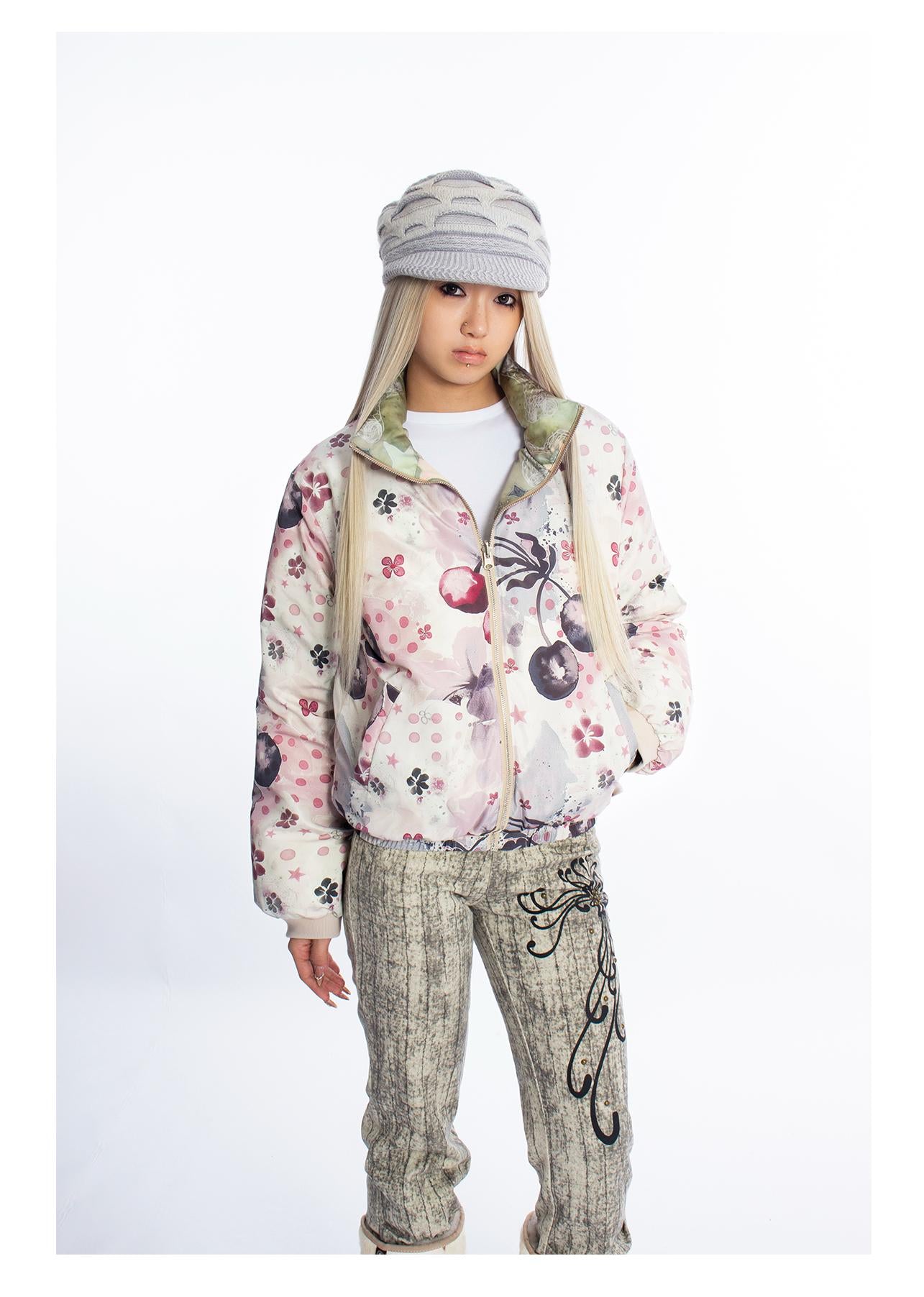 [4RE1GN] Reversible Duck Down Psychedelic Print Puffer Jacket with Scarf