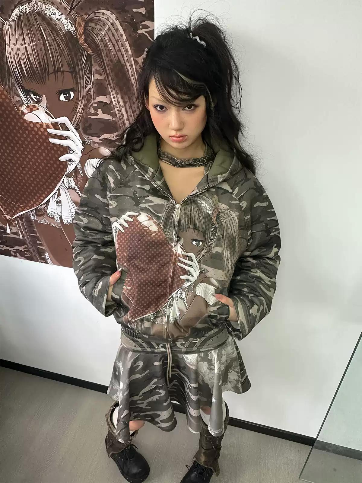 [4RE1GN] Camouflage Heart Saint Loose Hooded Winter Coat