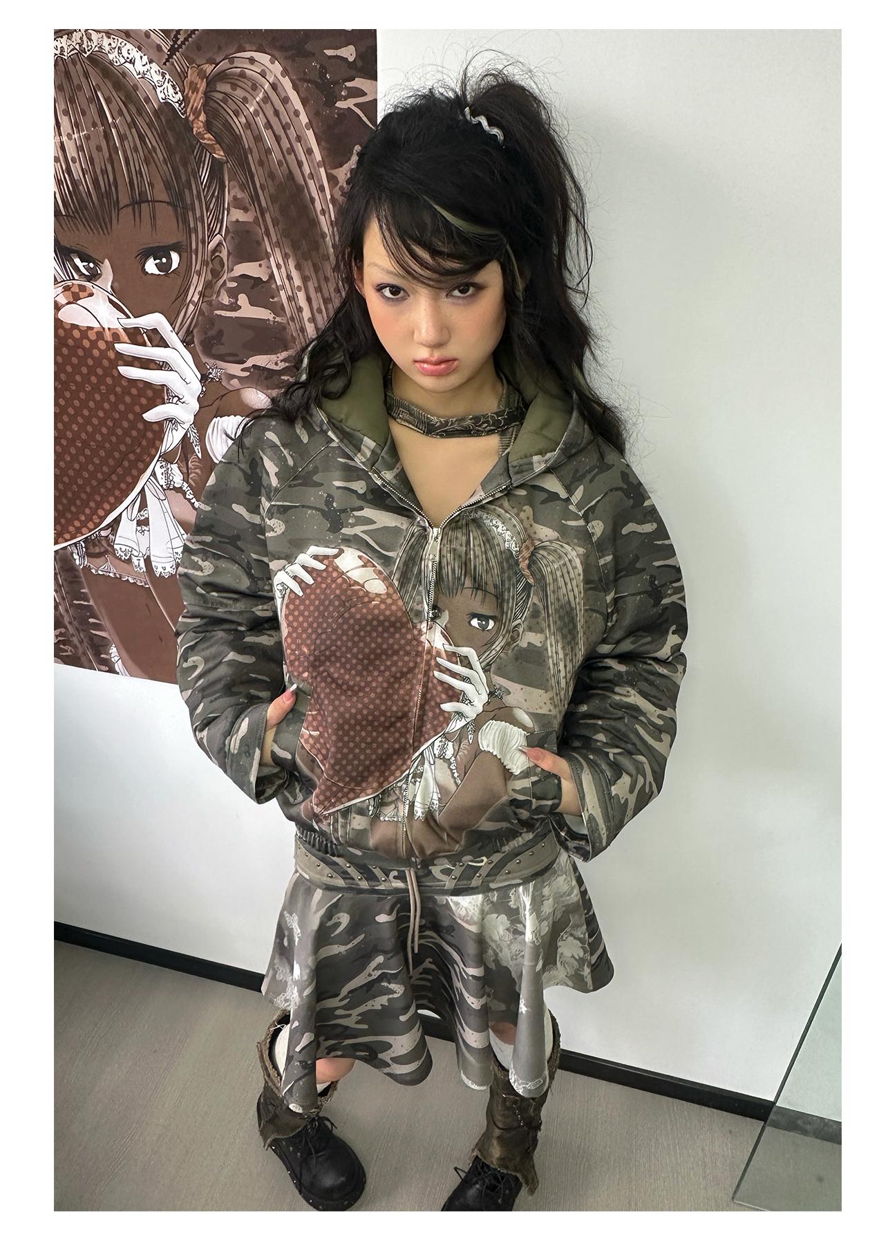 [4RE1GN] Camouflage Heart Saint Loose Hooded Winter Coat