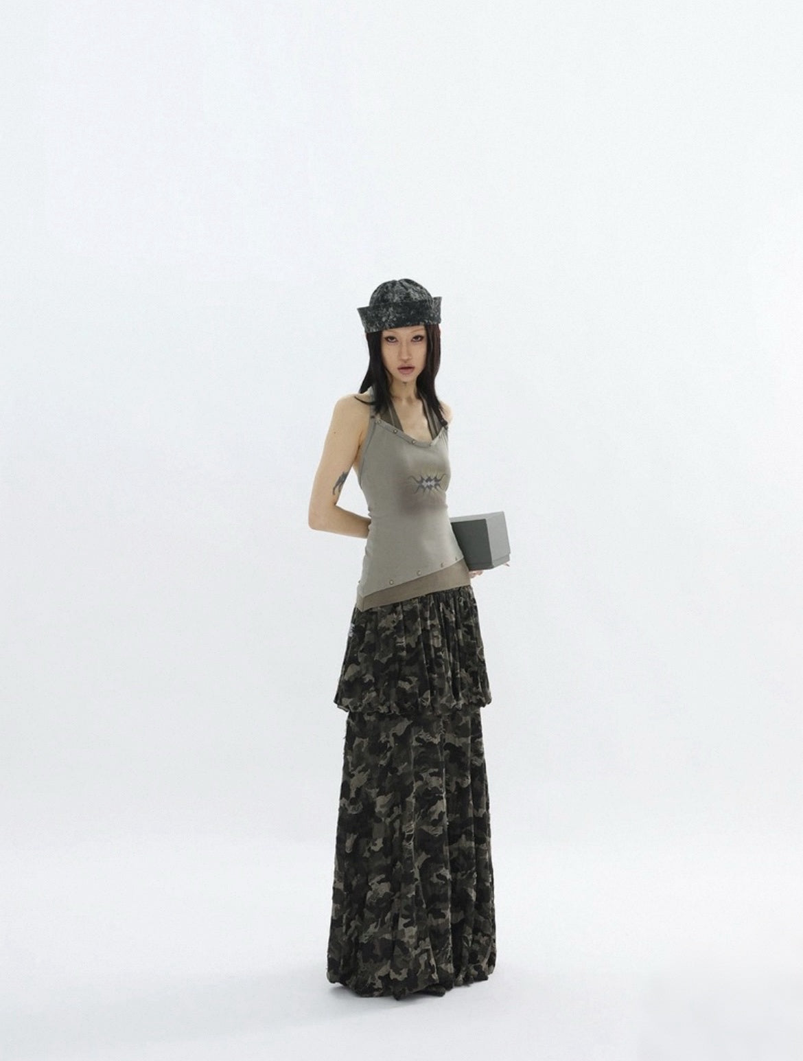 VINE SPIKE HALTER