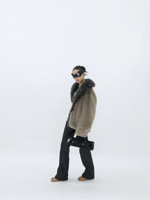 THICK FUR COLLAR COAT