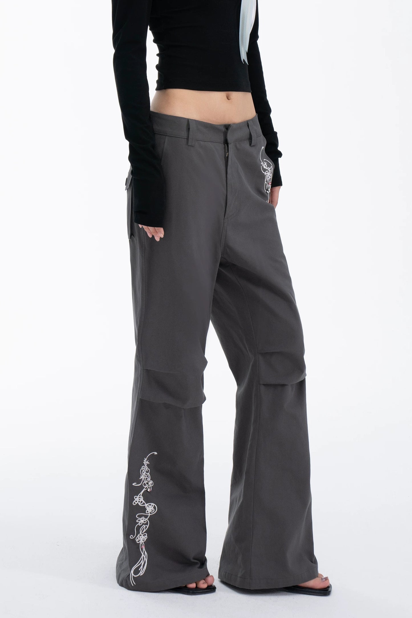 EMBROIDERED FLARE SLACKS