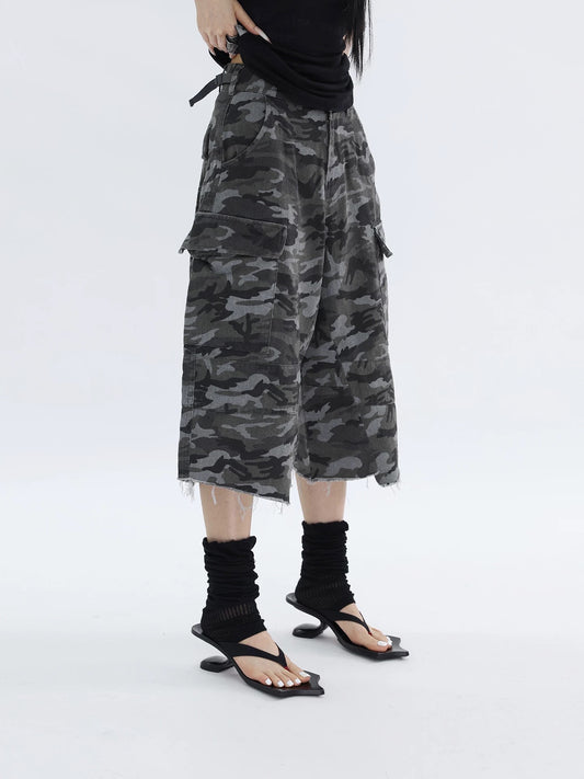 CAMO CARGO SHORTS