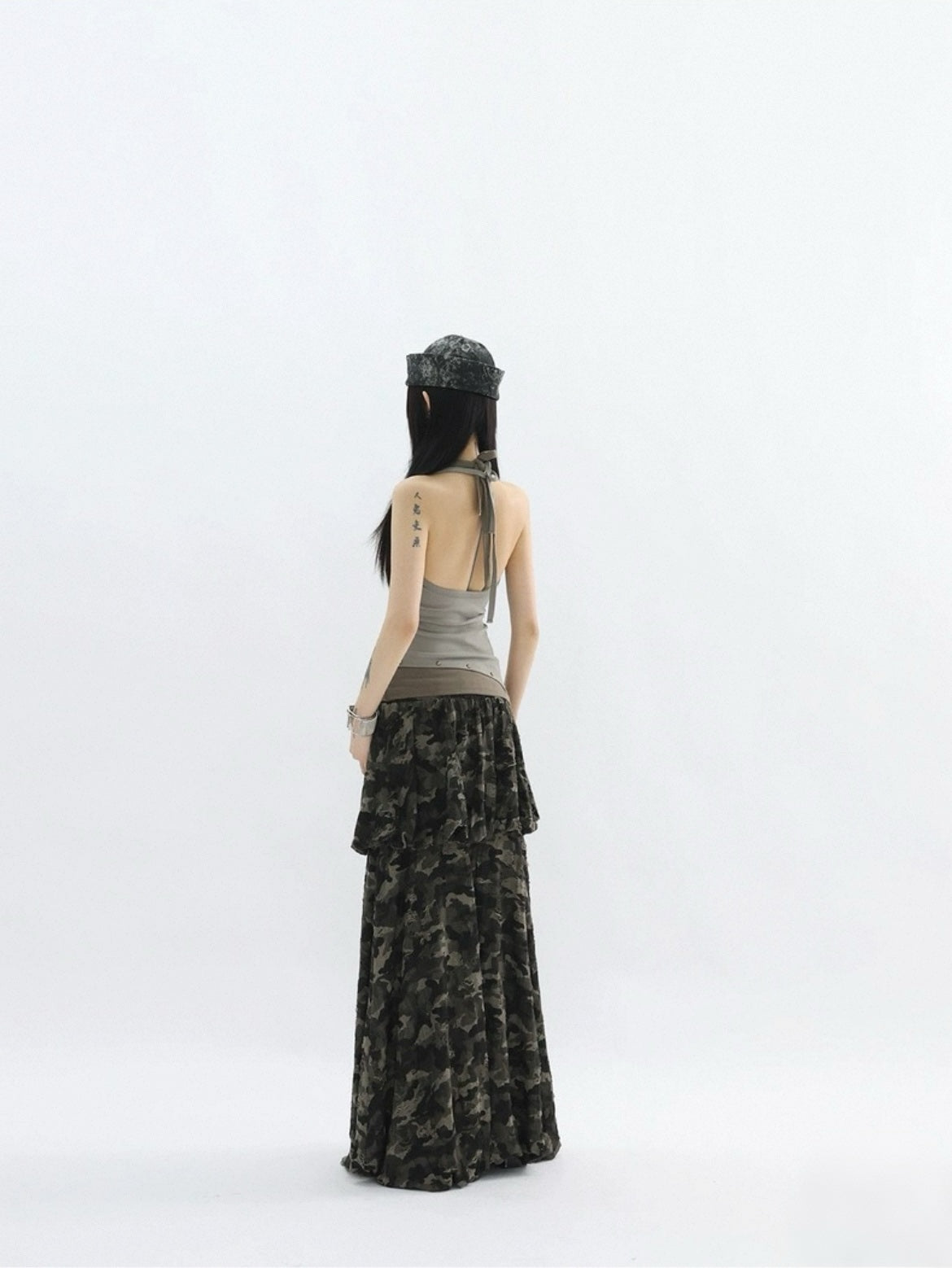 VINE SPIKE HALTER