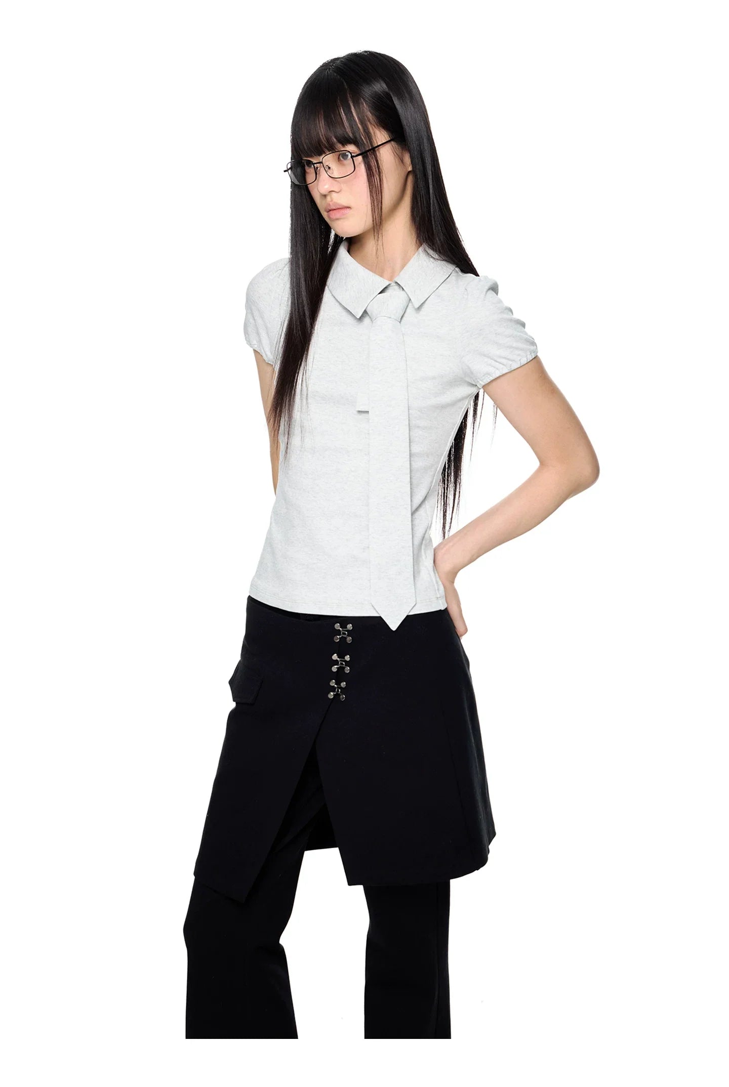 V-NECK PUFF-SLEEVE TOP