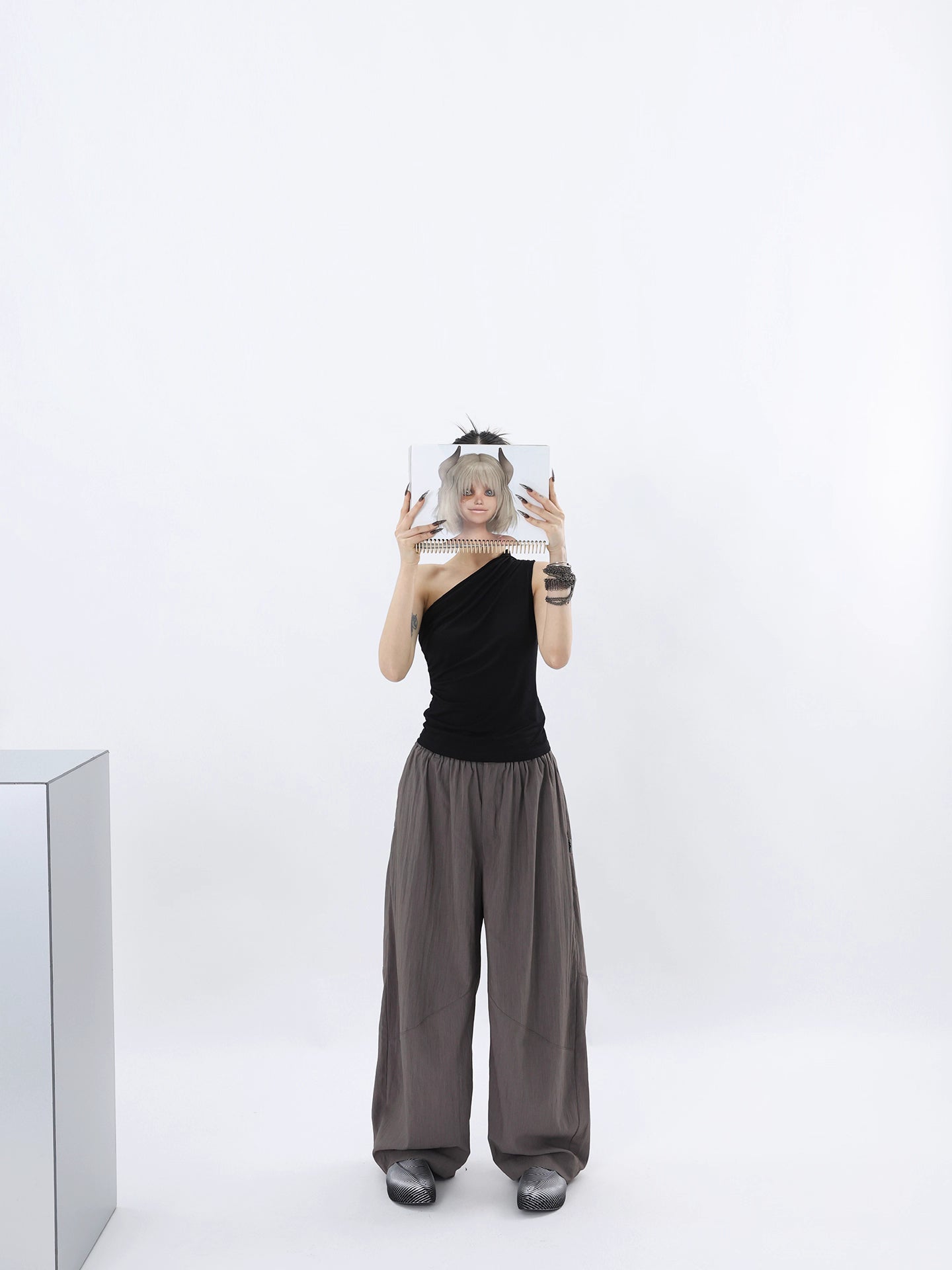 DRAPE BALLOON PANTS
