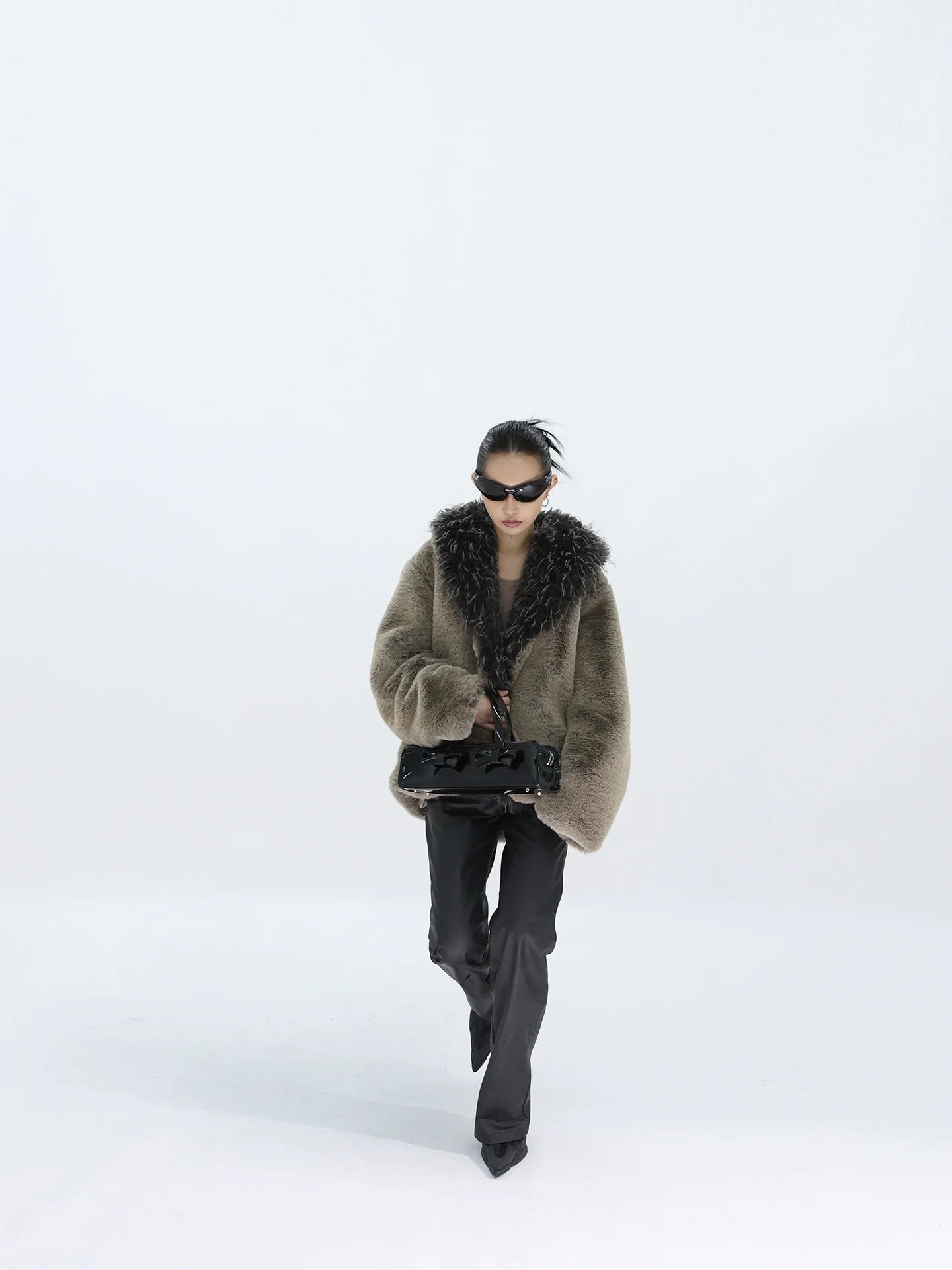 THICK FUR COLLAR COAT