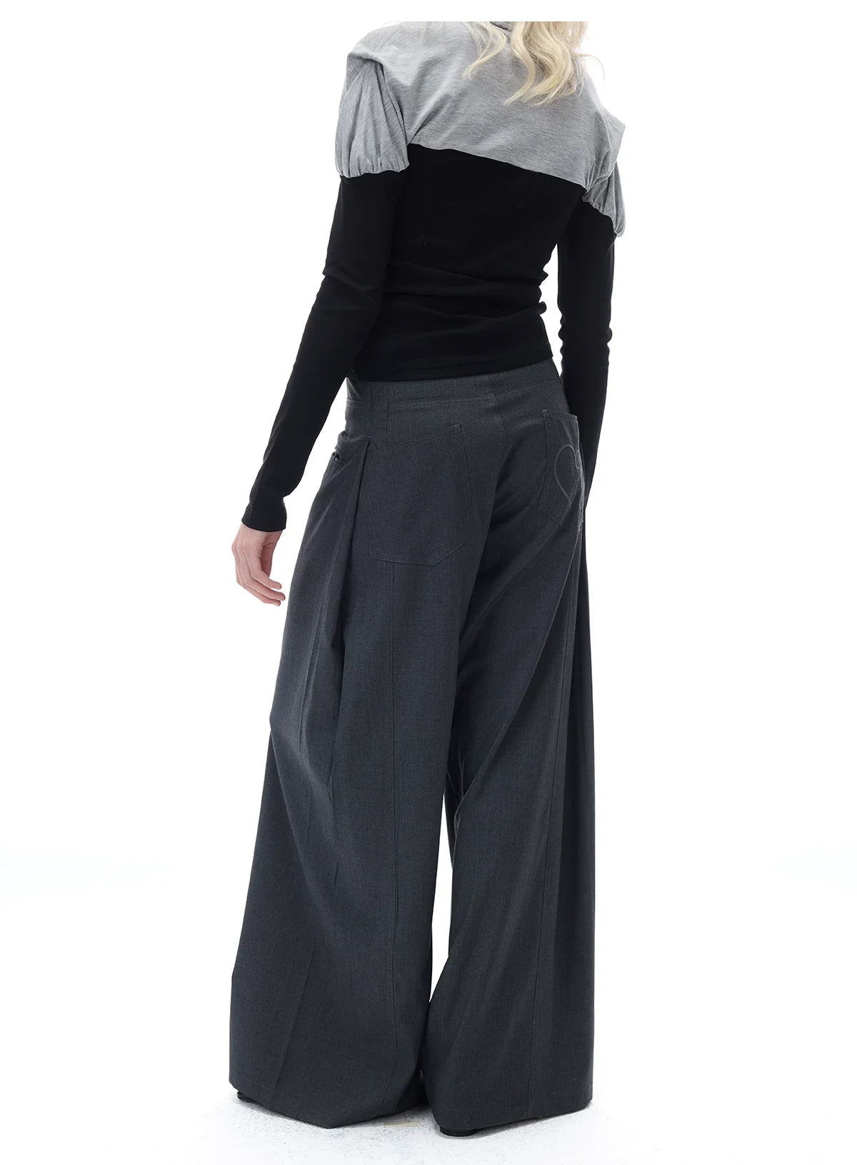 RELAXED GRAY PLEATED WIDE-LEG PANTS