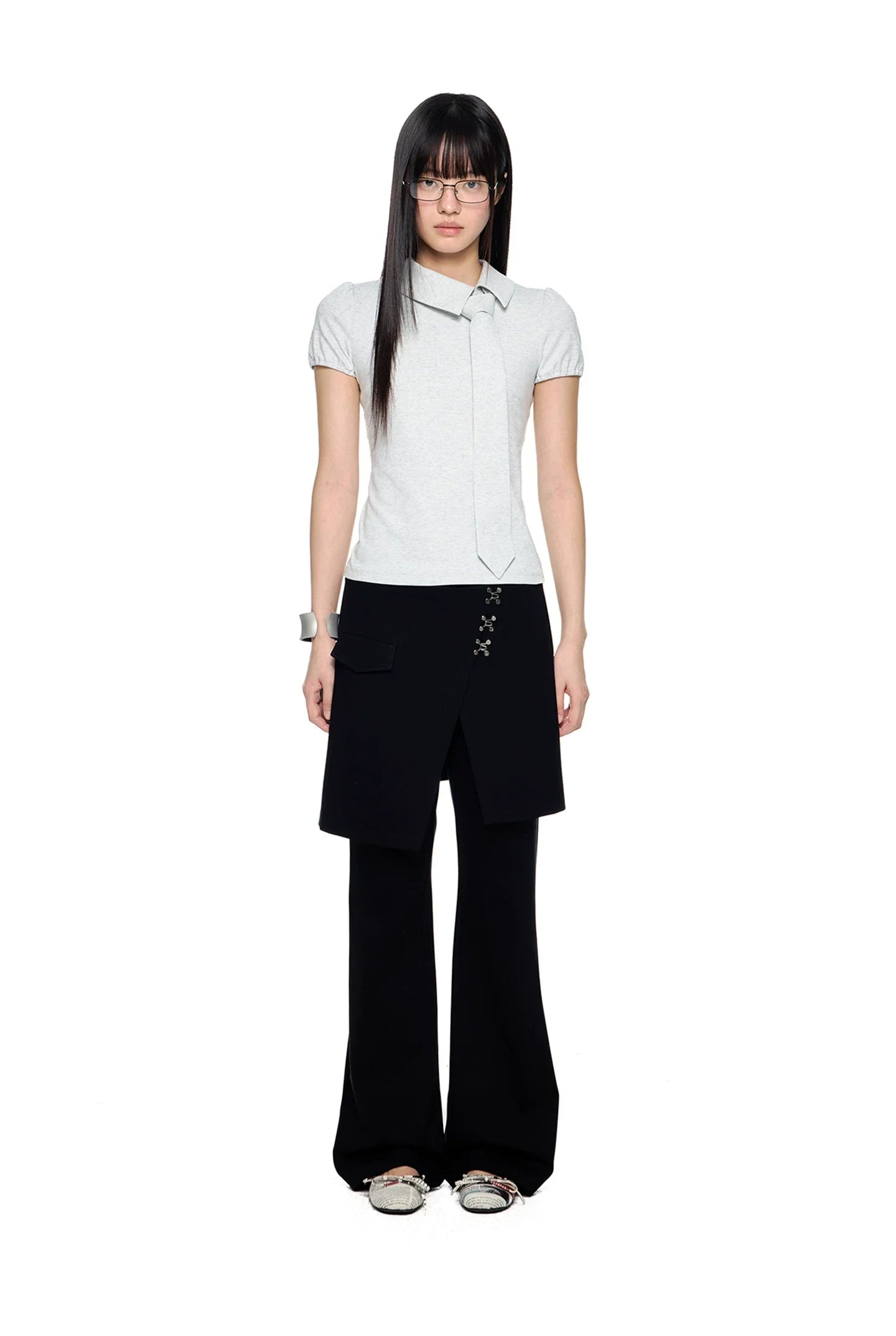 V-NECK PUFF-SLEEVE TOP