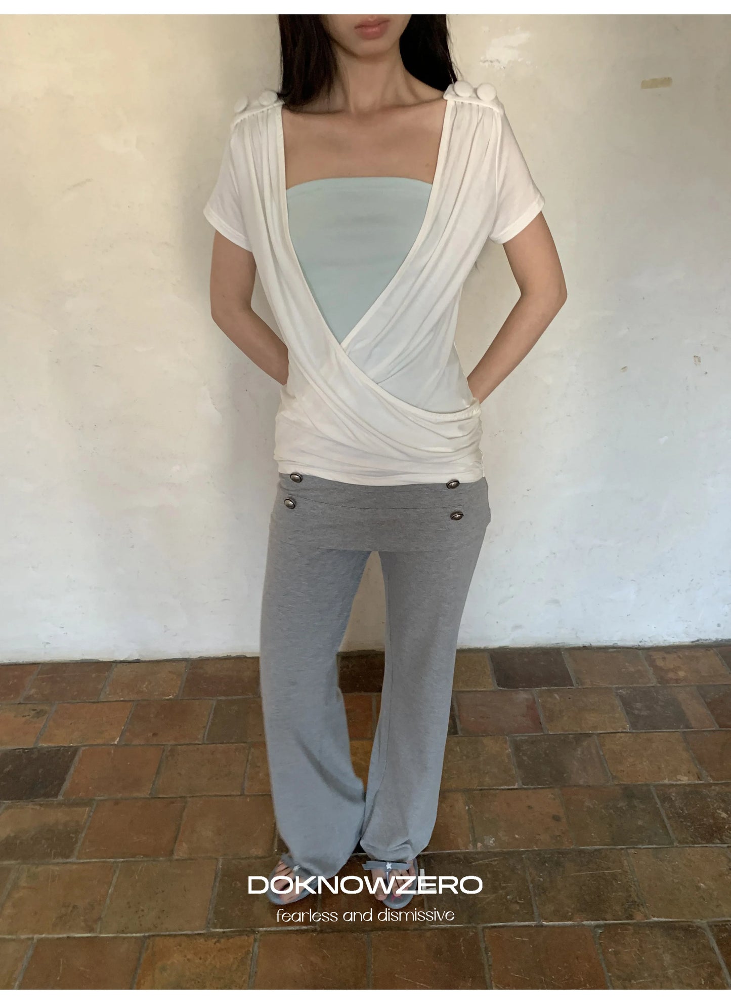 FITTED VERSATILE STRAIGHT-LEG PANTS