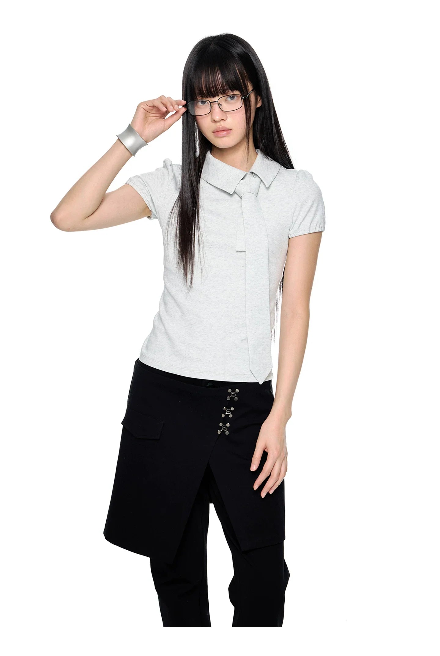V-NECK PUFF-SLEEVE TOP