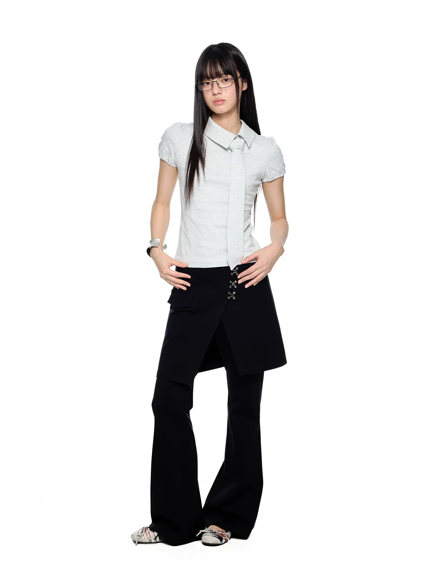 V-NECK PUFF-SLEEVE TOP