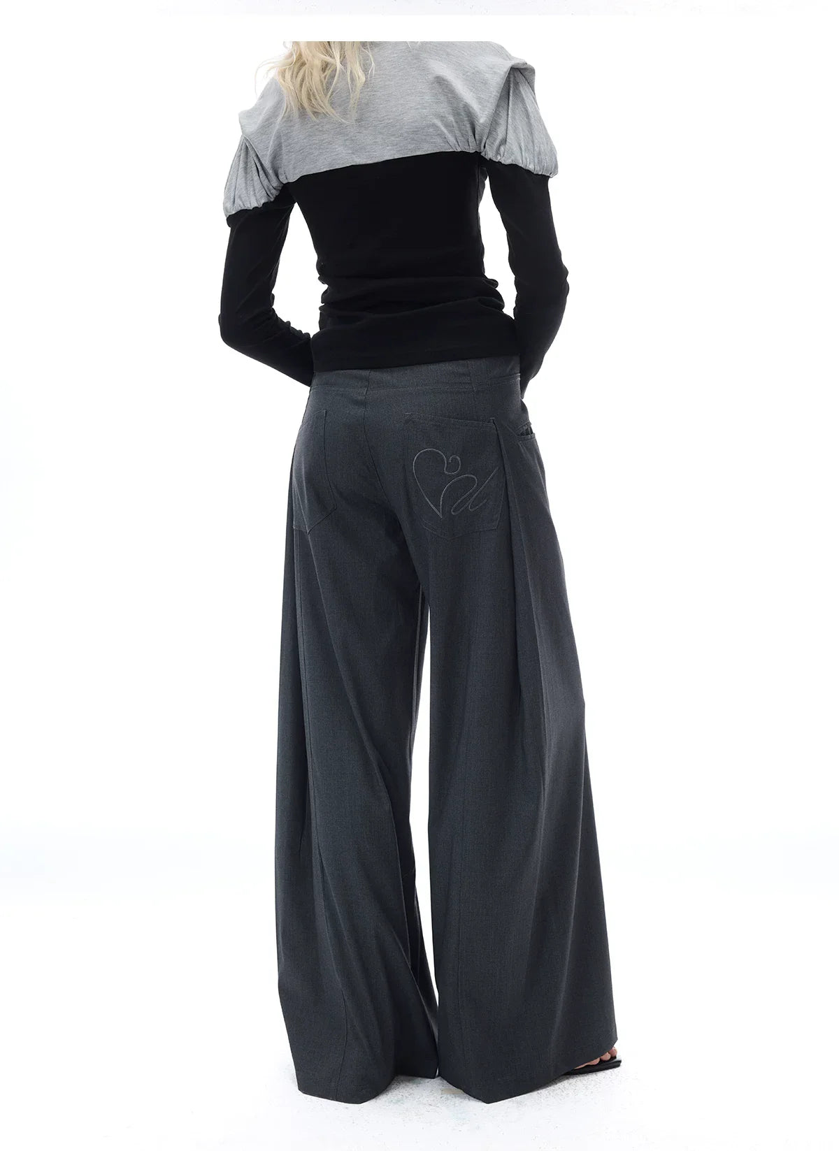 RELAXED GRAY PLEATED WIDE-LEG PANTS