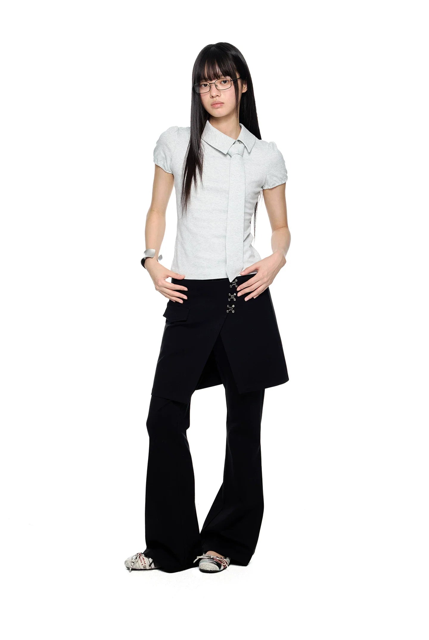 V-NECK PUFF-SLEEVE TOP