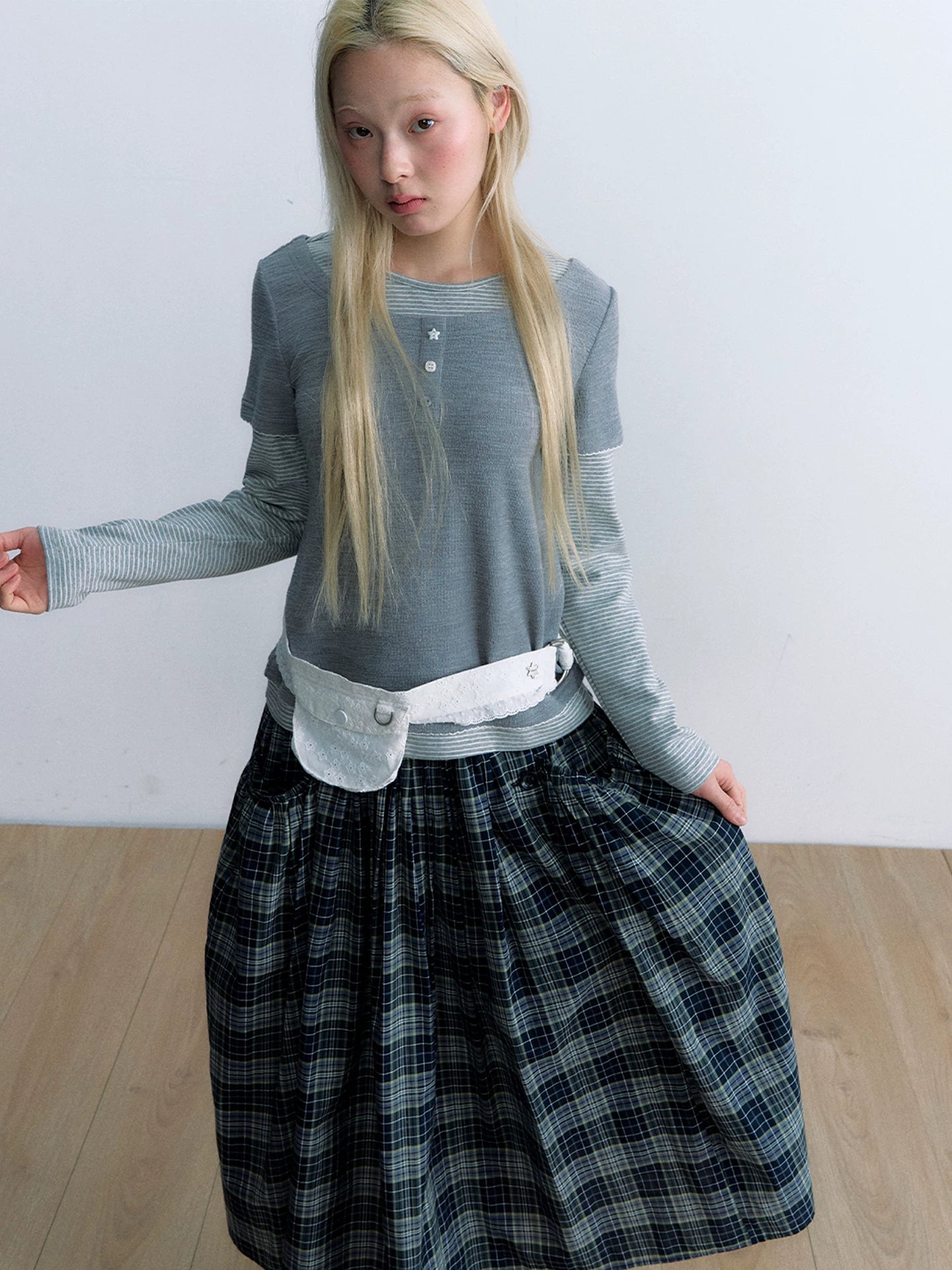 BUTTON FRONT WAVE SKIRT