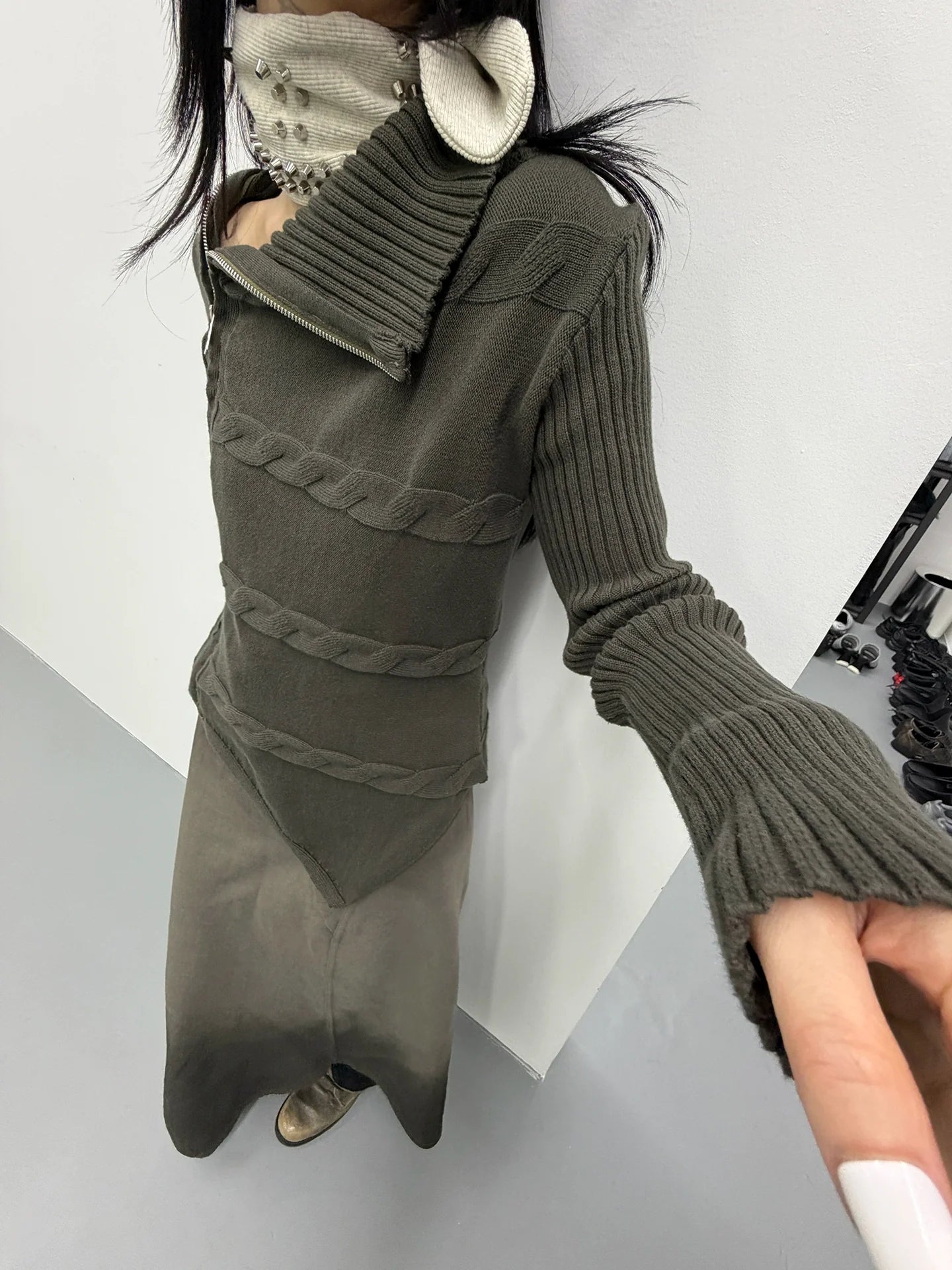 ASYMMETRY HIGH NECK SWEATER