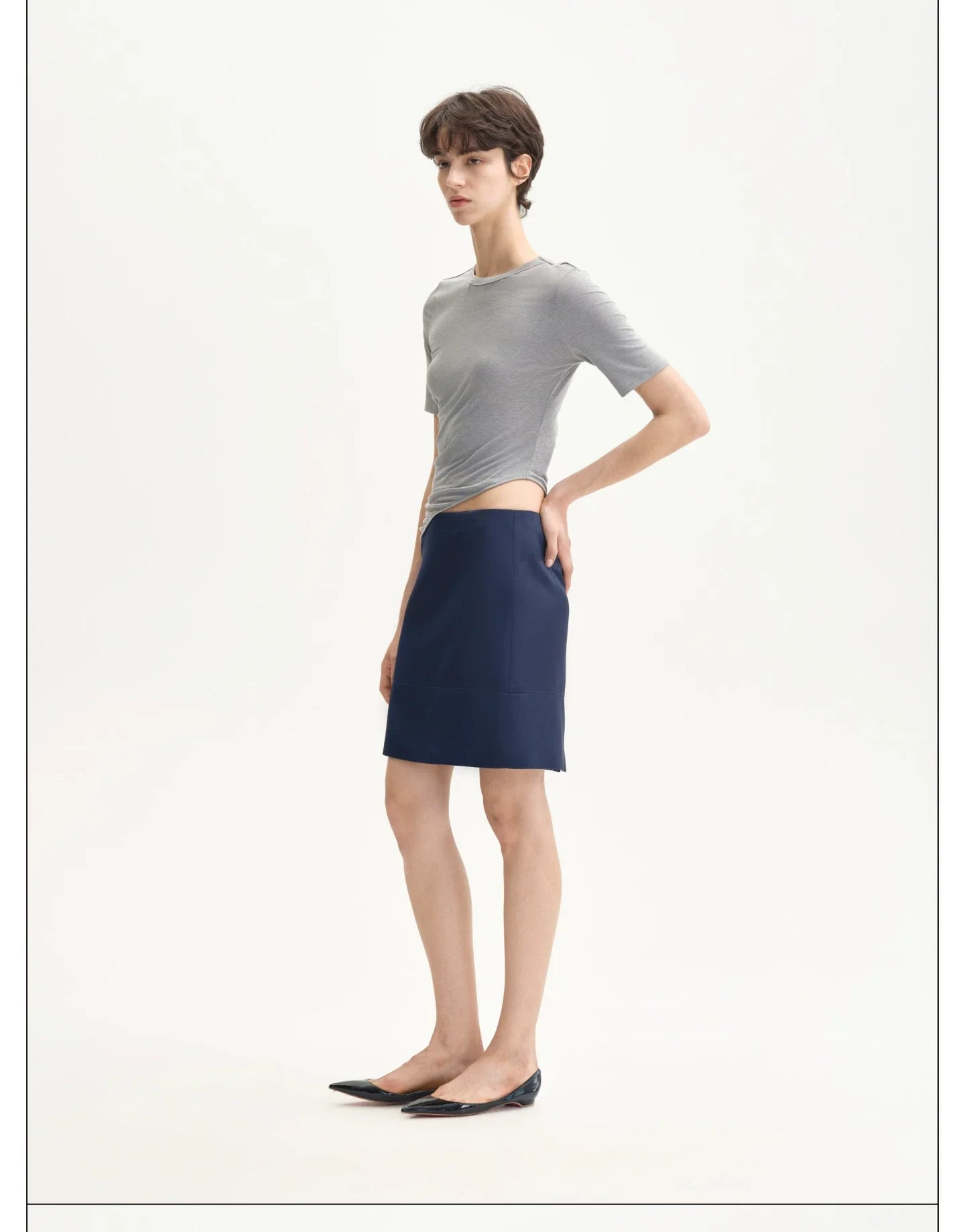 FLORAL ASYMMETRICAL HEM T-SHIRT