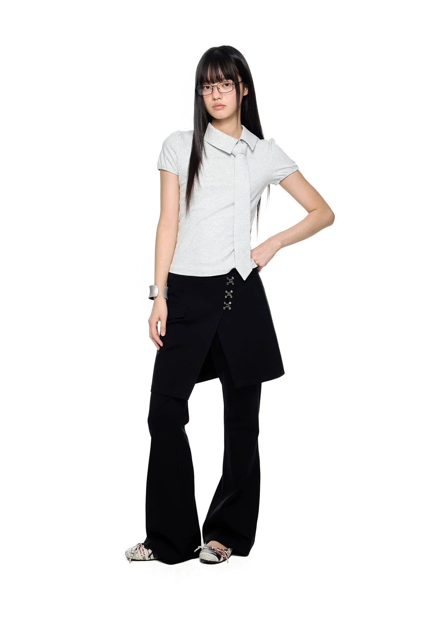 V-NECK PUFF-SLEEVE TOP