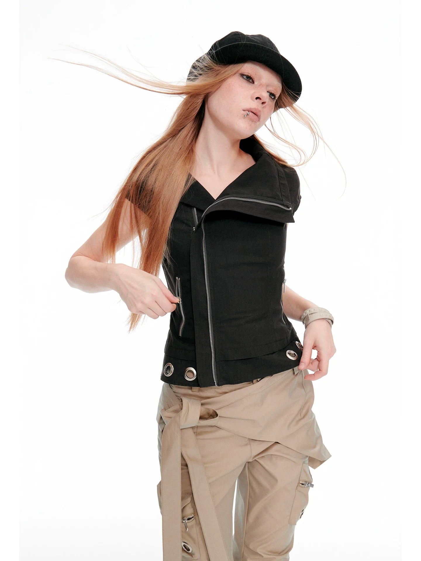 METAL BUTTON SLANT ZIPPER T-SHIRT