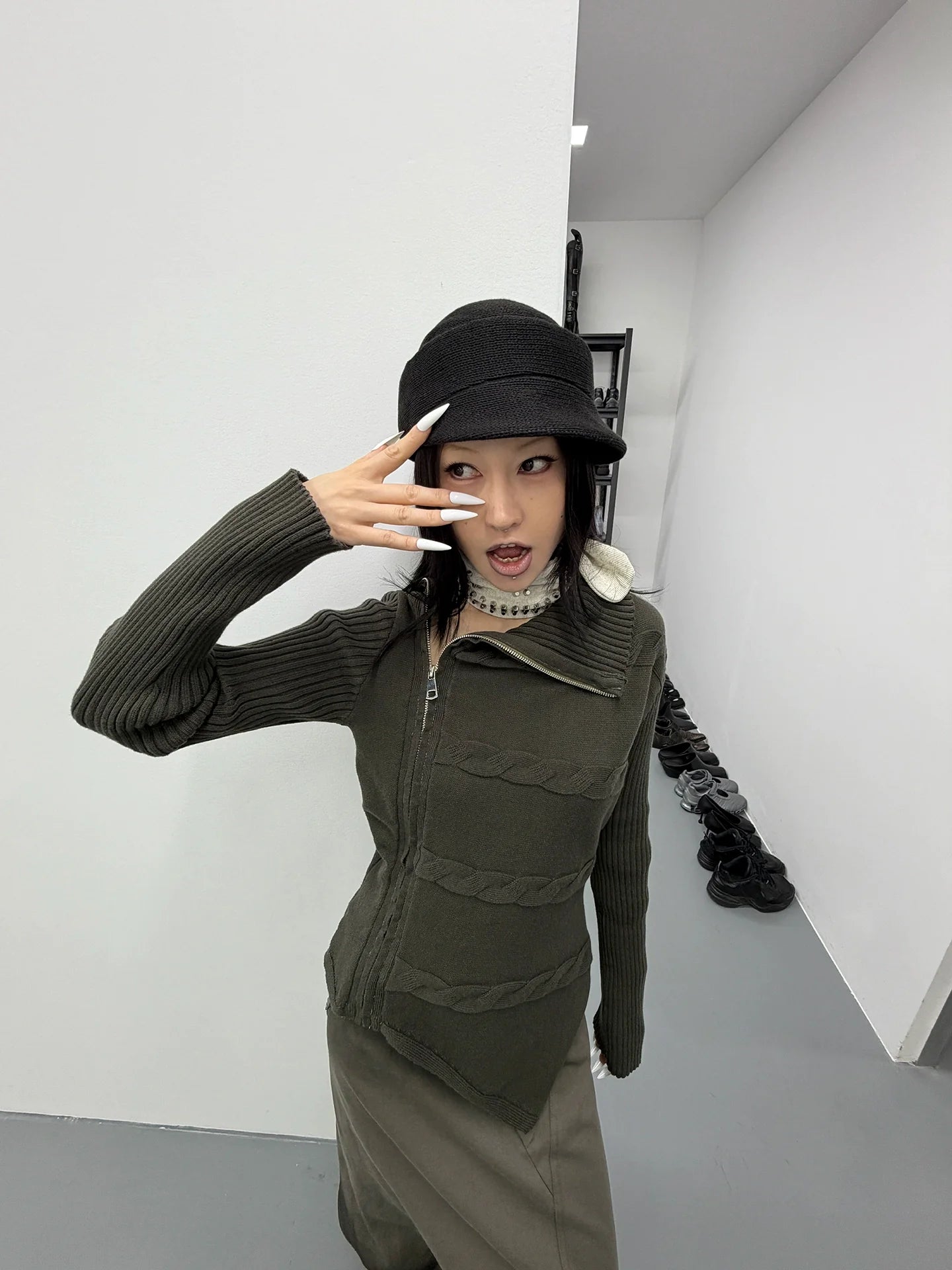 ASYMMETRY HIGH NECK SWEATER