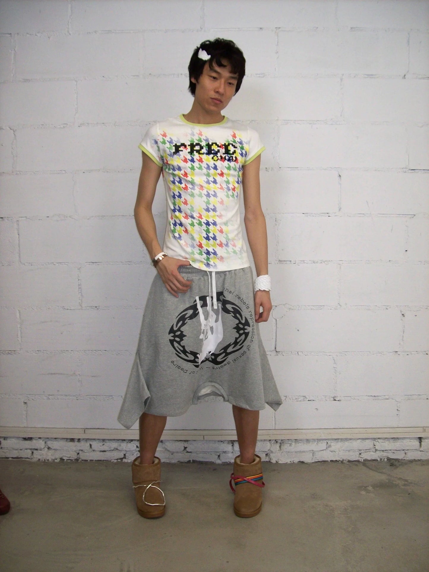 COLORFUL BIRDCAGE EMBROIDERED T-SHIRT