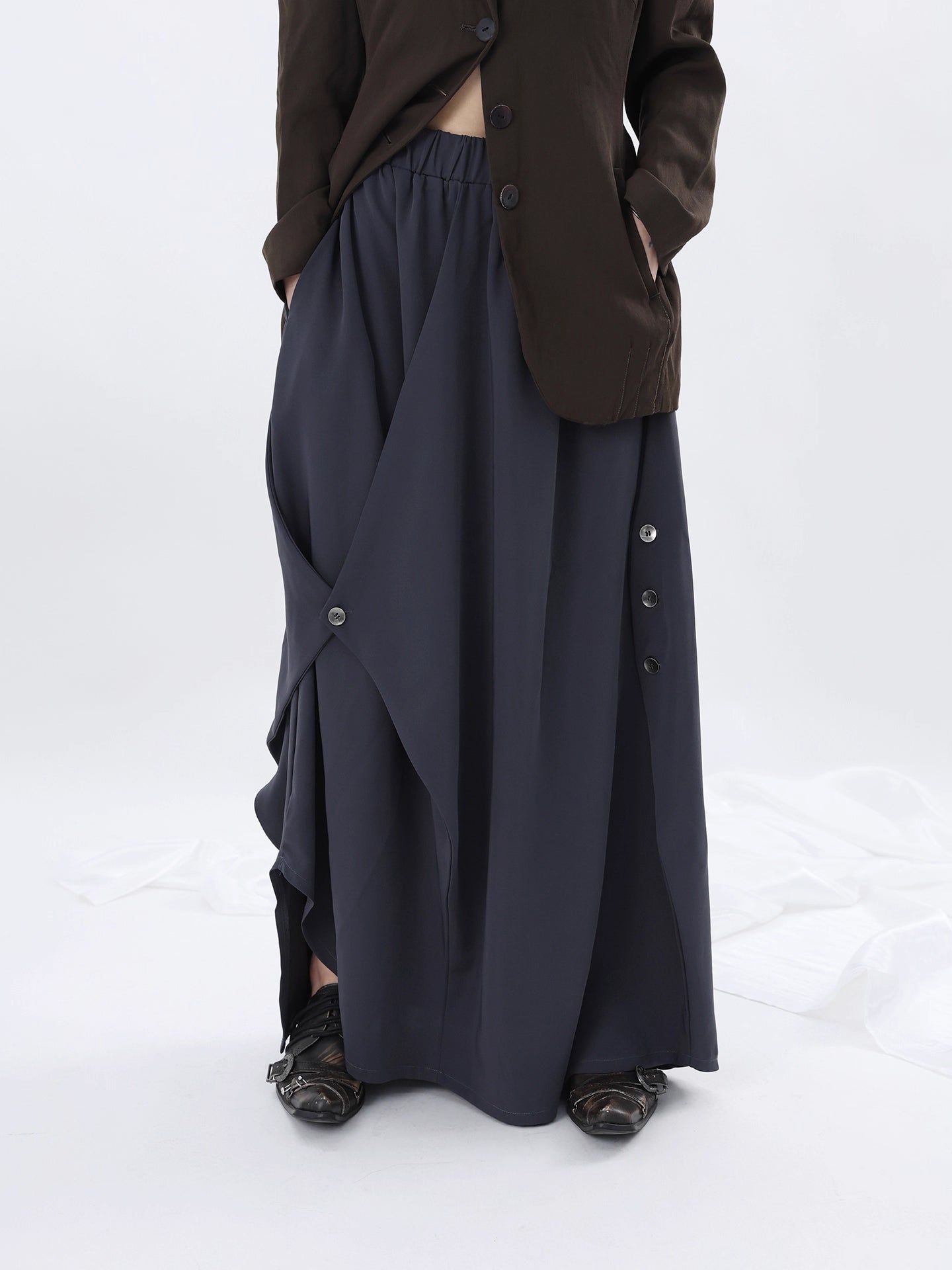 ASYMMETRIC SUIT SKIRT